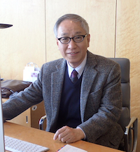 山野英嗣館長
