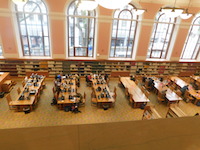 ポートランドの中央図書館内部