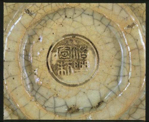 偕楽園焼　白釉巌雪写茶碗