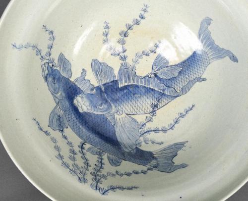 南紀男山焼  染付波濤文鯉図大鉢