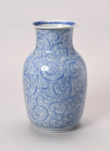 南紀男山焼　染付不如楽庵唐草文花生