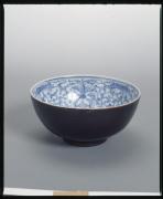 南紀男山焼  鉄釉内染付唐草文菓子鉢