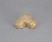 偕楽園焼　白釉洲浜香合