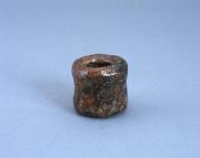 偕楽園焼　赤楽つくね蓋置･緑釉竹節蓋置