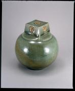 瑞芝焼　青磁茶壺　銘「紀城之産」