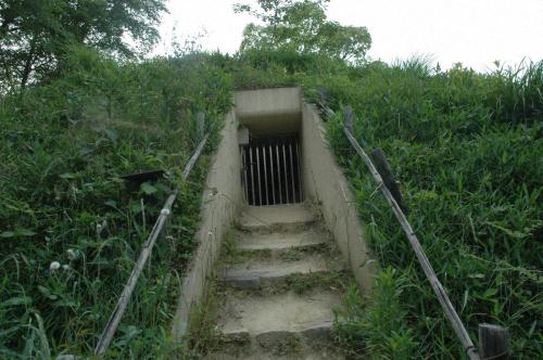 前山A67号墳　墳丘全景及び横穴式石室入口