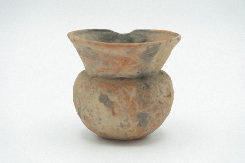 小型丸底壺