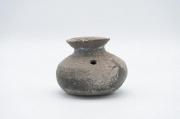 小型𤭯