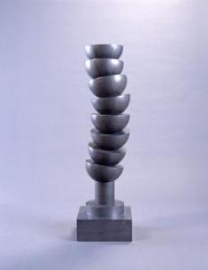 建畠覚造《PILED CUP 2（大）》1996（平成8）　木、FRP、鉛