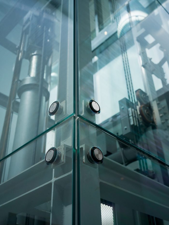 エレベーターリニューアル記念「カプセルA908 内部公開」および