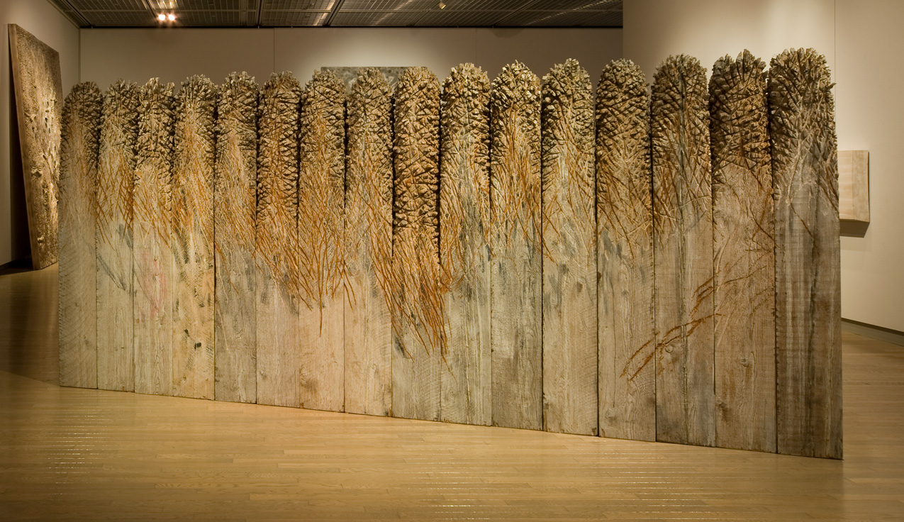 戸谷成雄《森》1986年　木、アクリル　当館蔵